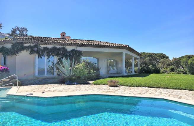 Villa with sea view, 5 bedrooms, suites, Gassin