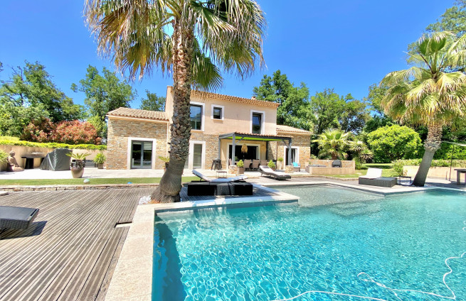 recently built villa for sale near the village of Gassin on the French Riviera