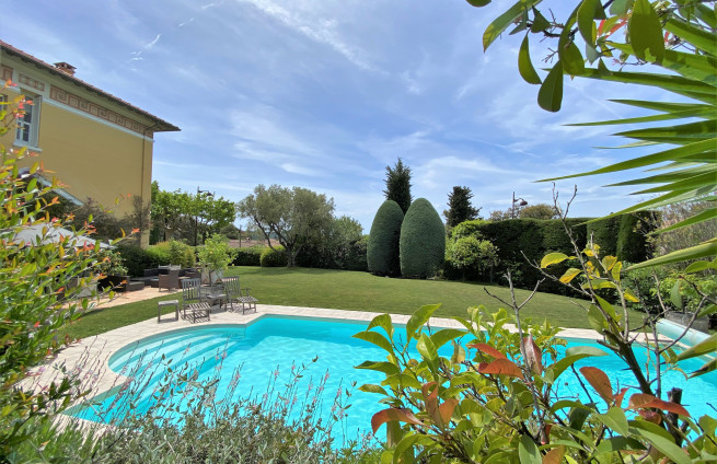 demeure-de-maître-jardin-paysager-piscine-la-croix-valmer