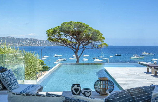 villa-luxe-sainte-maxime-vue-mer-180-baie-nartelle