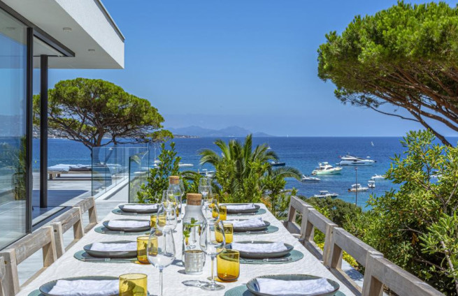 repas-vue-mer-panoramique-terrasse-la-nartelle-sainte-maxime