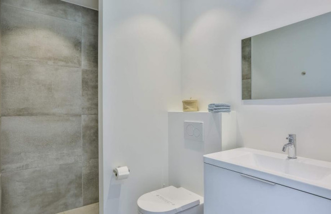 salle-de-douche-suite-villa-à-vendre-la-nartelle