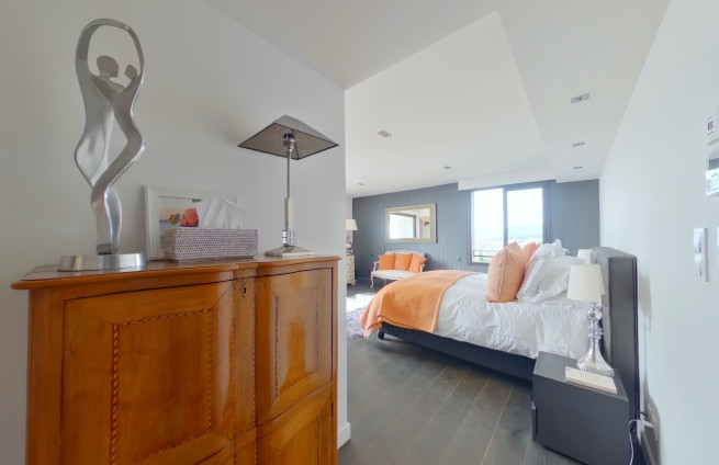 Suite-parentale-villa-luxe-vue-mer-Saint-Tropez-grimaud