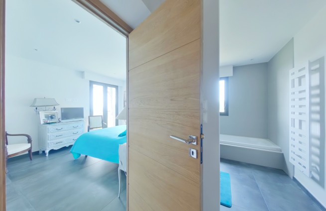 villa-view-sea-for-sale-6-bedroom-en-suite-beauvallon