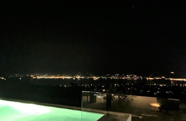 Night-sea view villa for sale Beauvallon Bartole