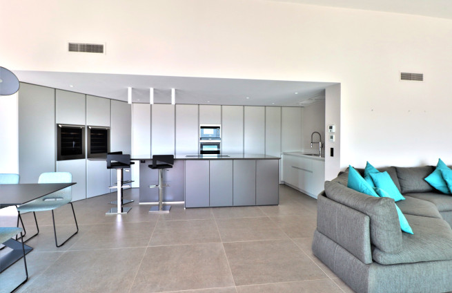 Luxe ingerichte keuken in een villa te koop in Sainte-Maxime