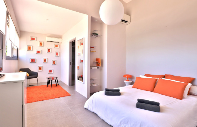 Modern sea view villa for sale in Sainte-Maxime