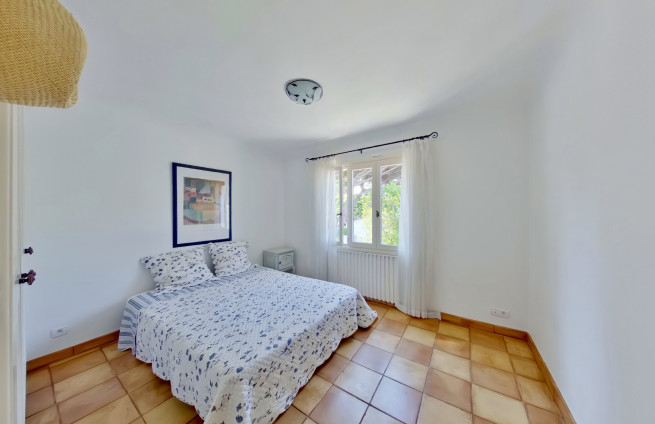 Villa met zeezicht dichtbij het strand te koop in Sinopolis