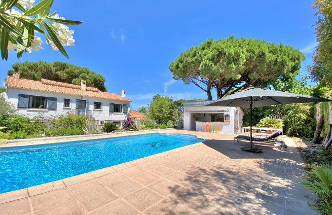 buy-Family-Villa-near-beaches-Saint-Tropez-gassin