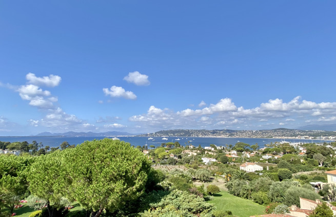 Penthouse met zeezicht te koop in Cap d’Antibes