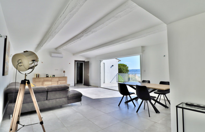 Bright living room with sea view - villa - Sainte-Maxime