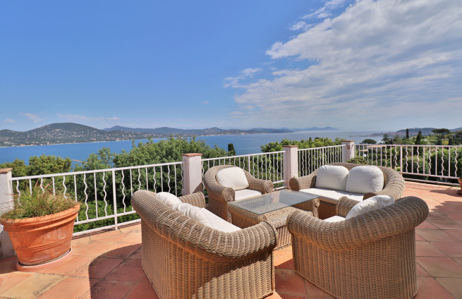 terrace-panoramic-sea-view-luxury-villa-French Riviera