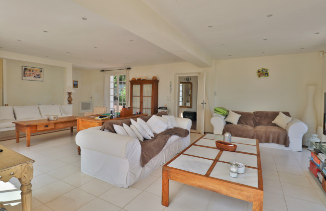 woon-eetkamer-villa-te-koop-gassin