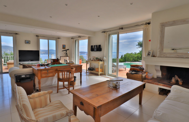 living room with sea view - villa for sale - Gassin, near Saint-Tropez