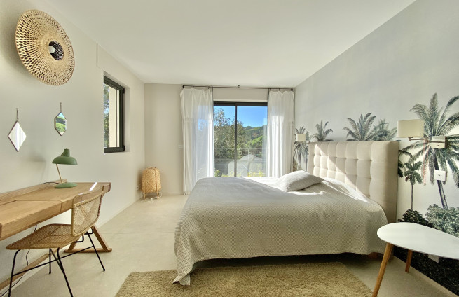 villa-5-chambres-en-suite-vue-mer-à-vendre-sainte-maxime