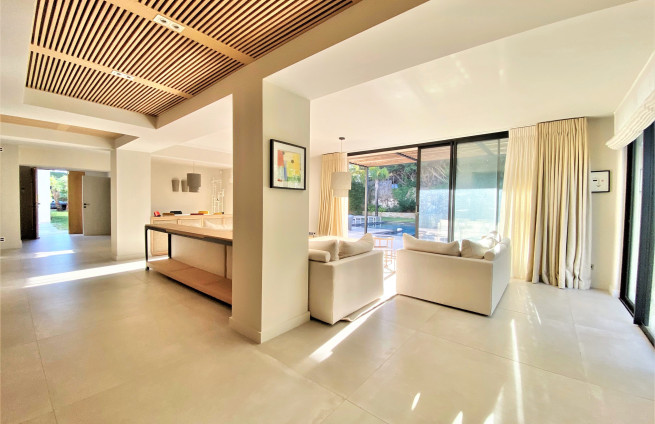 salon-Villa-exclusive-Saint-Tropez-proche-centre