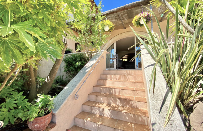 entree-villa-te-koop-la-croix-valmer