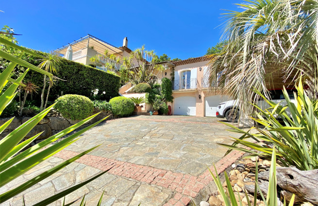 access-villa-near-beaches-schools-family-villa-croix-valmer