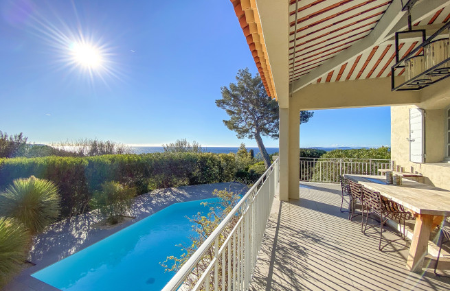 terrasses-ensoleillees-vue-mer-mediterranee