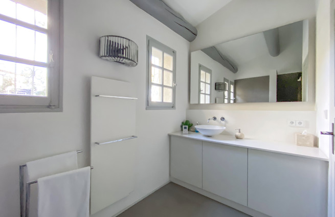 renovated shower room with walk-in shower at Villa La Croix Valmer