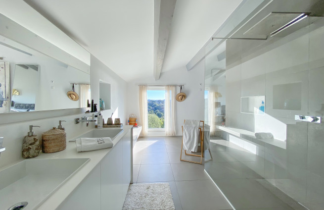 luxe badkamer hoofdslaapkamer villa La Croix Valmer