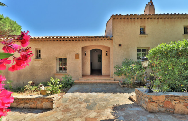 Welcome-Entrance-Property-Sea-View-La-Croix-Valmer