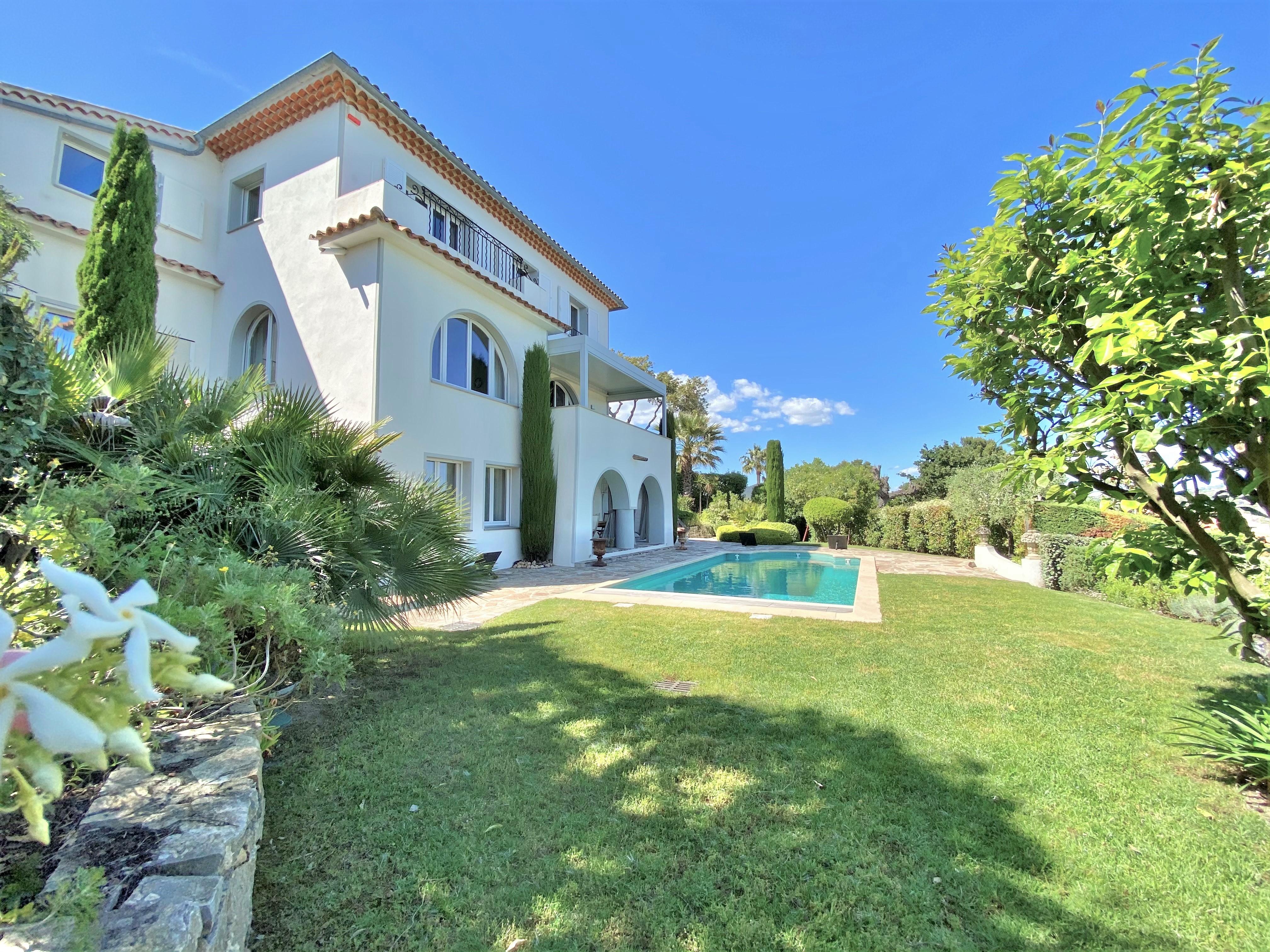 Belle Epoque panoramic sea view villa for sale in La Croisette