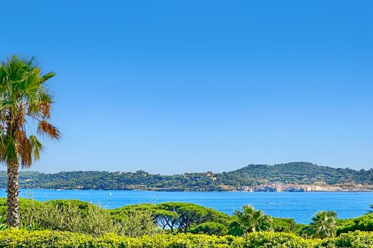 Villa met panoramisch zeezicht te koop in La Croisette