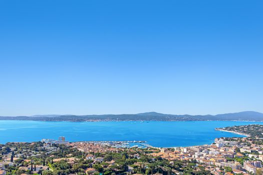 Villa moderne avec vue mer panoramique à vendre à Sainte-Maxime